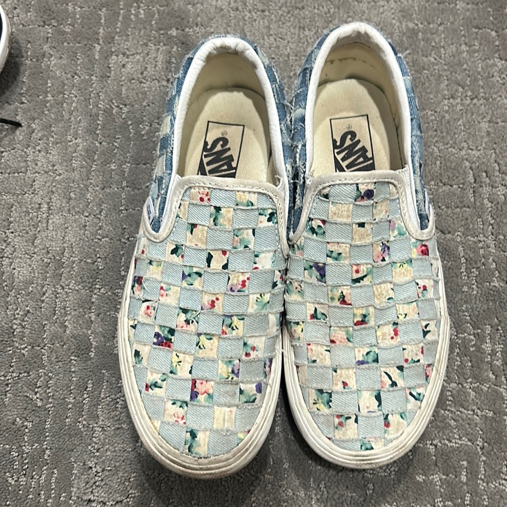 Vans (off the wall) size 6.5